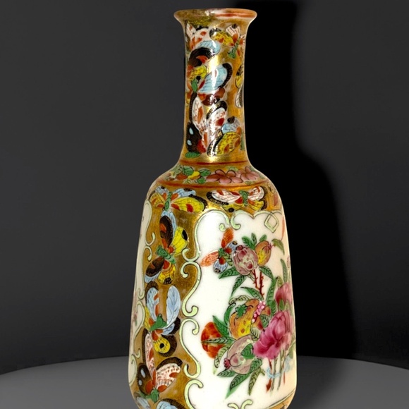 Vintage Chinese Rose Medallion Gilt Vase w/ Handpainted Flowers & Butterflies 6" - Picture 9 of 14